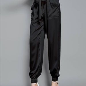 Vera Wang silk black jogger pants size large